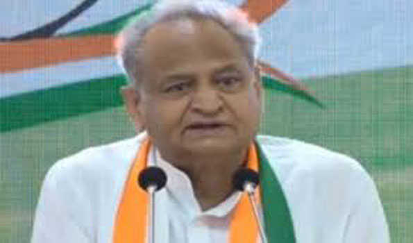 राहुल को देशद्रोही बोलना निंदनीय-गहलोत