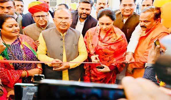 राज्य सरकार के एक वर्ष के कार्यक्रम में दिया कुमारी ने जिला विकास प्रदर्शनी का किया शुभारंभ