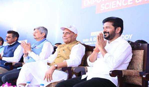 रेवंत रेड्डी ने राजनाथ से किया हैदराबाद-बेंगलुरु को ‘रक्षा औद्योगिक गलियारा’ घोषित करने का आग्रह