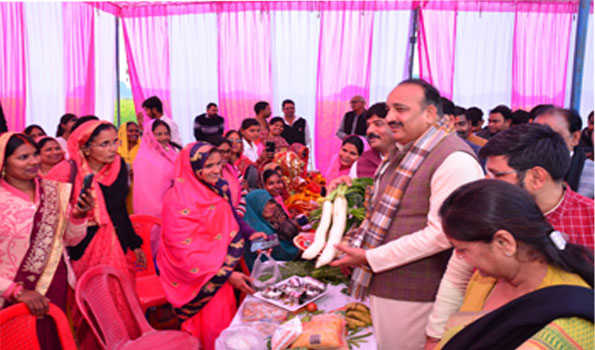 सभी तक योजनाओं का लाभ पहुंचाने के लिए शासन कटिबद्ध : दिनेश प्रताप सिंह
