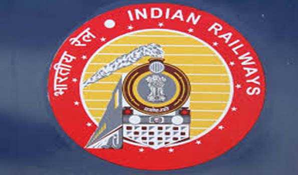 सतर्क रेलवे कर्मियों को एसडीओएम जम्मू डिवीजन ने किया सम्मानित