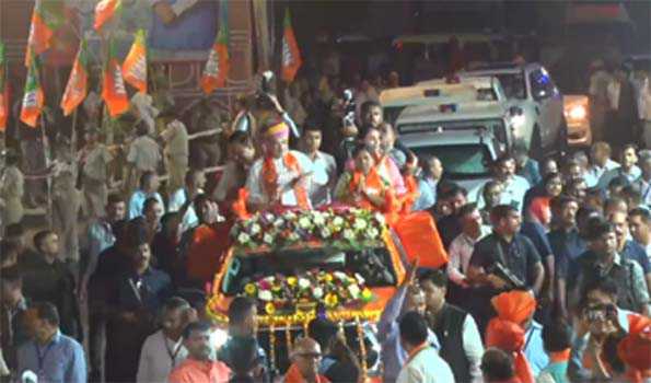 शाह ने जयपुर शहर की चारदीवारी में किया रोड शो