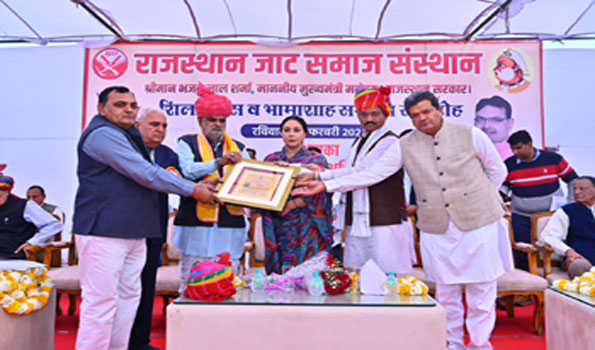 शिक्षा एवं समाज के उत्थान के लिए किए गए प्रयासों से लेनी चाहिए प्रेरणा-दिया कुमारी