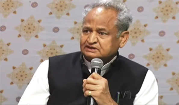 सिद्दीकी की हत्या महाराष्ट्र की बिगड़ी हुई कानून-व्यवस्था का प्रतीक-गहलोत