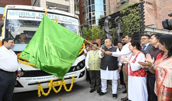 सिंह ने दिल्ली में किया छह मोबाइल डेंटल वैन का शुभारंभ