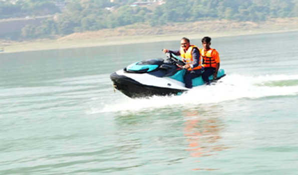सुक्खू ने गोविंद सागर झील में जल क्रीड़ा गतिविधियों का किया शुभारंभ