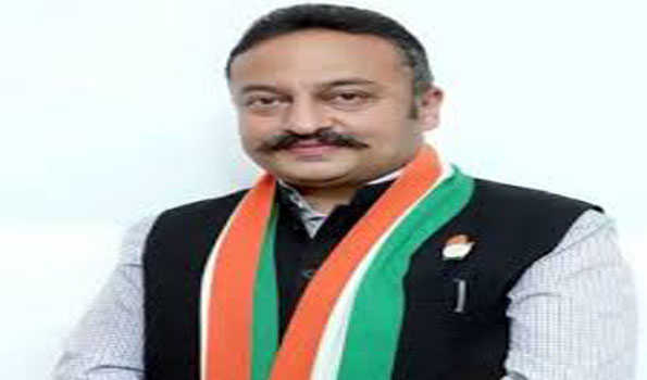 ठाकुर ने किए परियोजनाओं के शिलान्यास व उद्घाटन