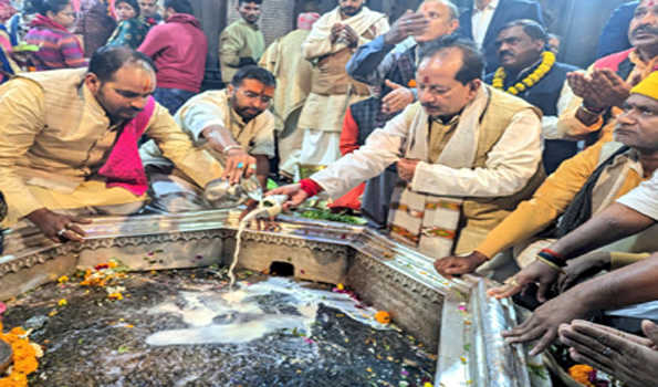 उप मुख्यमंत्री विजय सिन्हा ने विष्णुपद एवं मंगलागौरी मंदिर में की पूजा