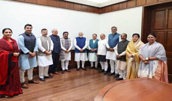 विधानसभा जीतने वाले 10 सांसदों ने लोकसभा से दिया इस्तीफ़ा