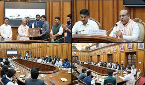विजेन्द्र ने युवाओं से लोकतांत्रिक मूल्यों के प्रतिनिधि बनने का किया आह्वान