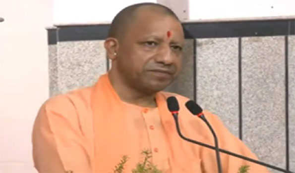 योगी ने प्राचीन मारवाड़ी अस्पताल के सेवा भाव को सराहा