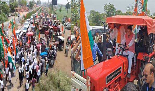 यूसीसी लागू करने पर मंगलौर में धन्यवाद रैली में ट्रेक्टर चलाकर पहुंचे धामी