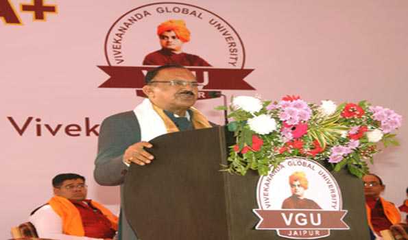 युवा नौकरी देने वाले बने, मांगने वाले नहीं-देवनानी