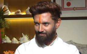 ….शर्त लोगों ने हवाओं से लगा रखी है